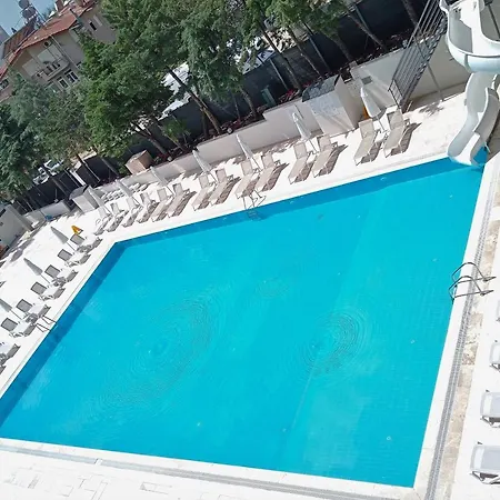 Sun Hill 4* Side
